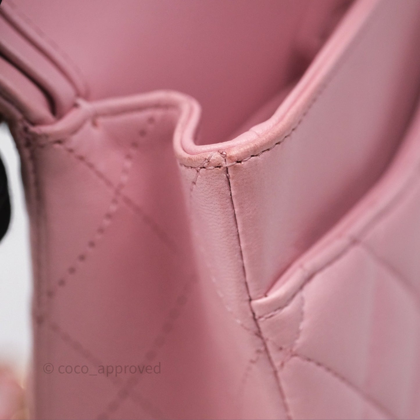 Chanel Classic M/L Medium Flap Quilted Pink Lambskin Gold Hardware