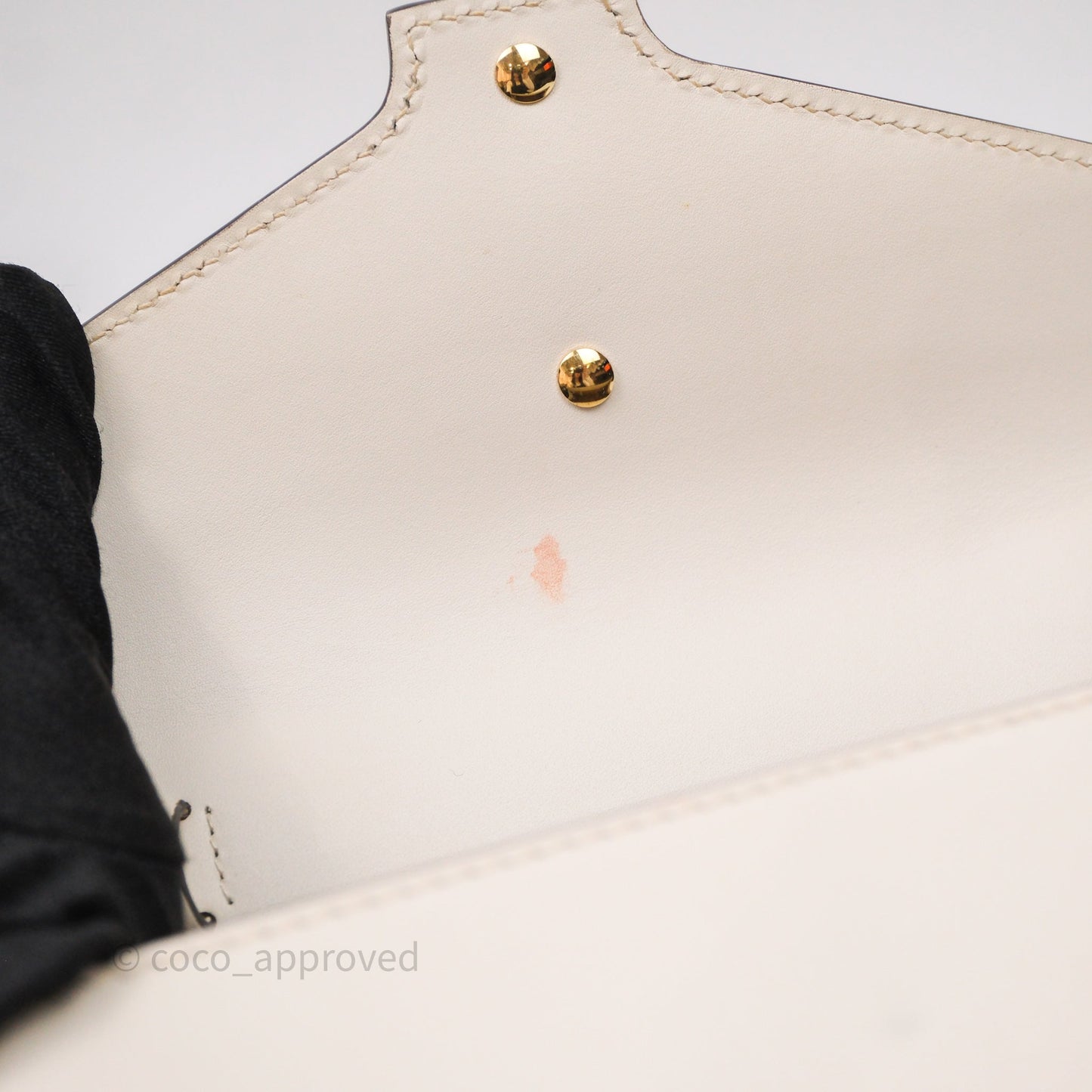 Gucci Mini Sylvie Top Handle White Calfskin Shoulder Bag⁣ ⁣⁣⁣⁣⁣⁣⁣⁣⁣⁣⁣⁣⁣⁣⁣⁣With Strap