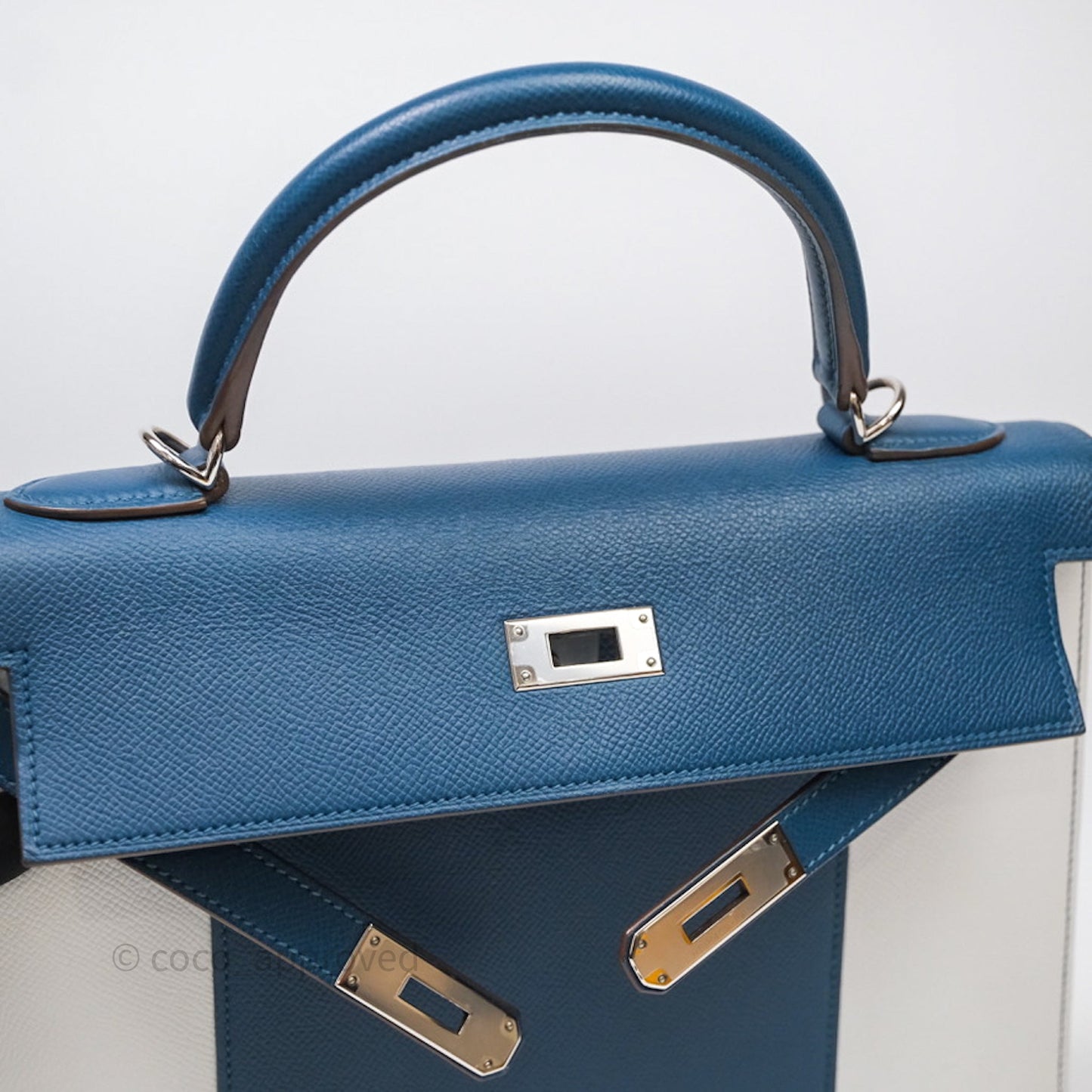 Hermès Kelly 32 Sellier Bleu Thalassa 7A/ White Epsom Palladium Hardware