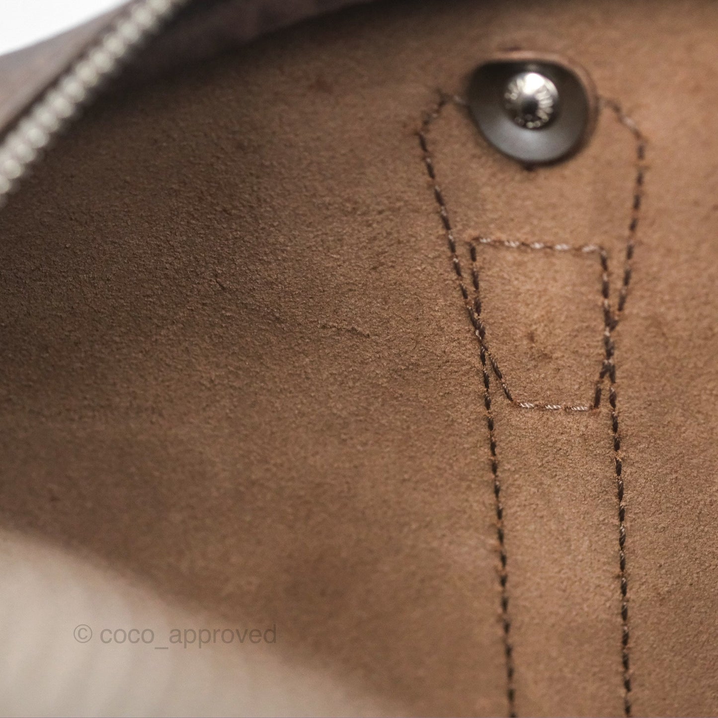 Louis Vuitton Vintage Kendall PM in Brown Taiga Leather