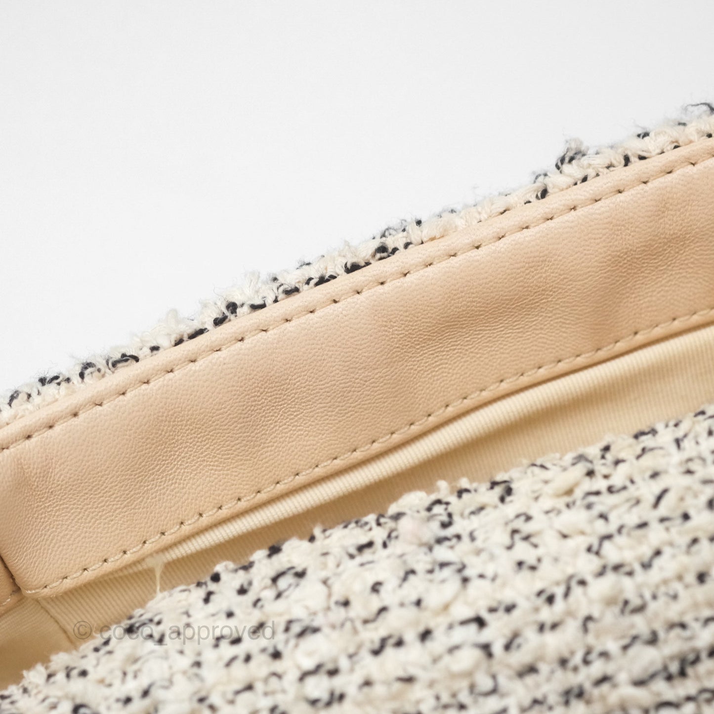Chanel 19 Small Tweed Oreo Cream Mixed Hardware