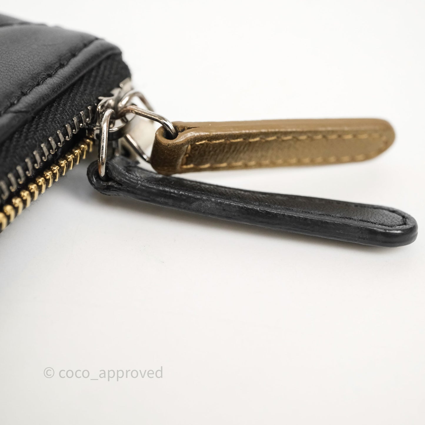 Chanel Classic Zipper O Case Black/ White Gold Hardware