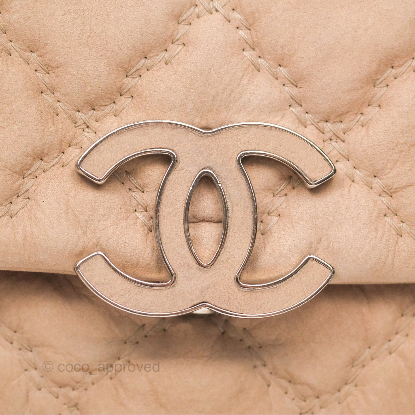 Chanel Double Stitch Hamptons Clutch With Chain Beige Washed Calfskin