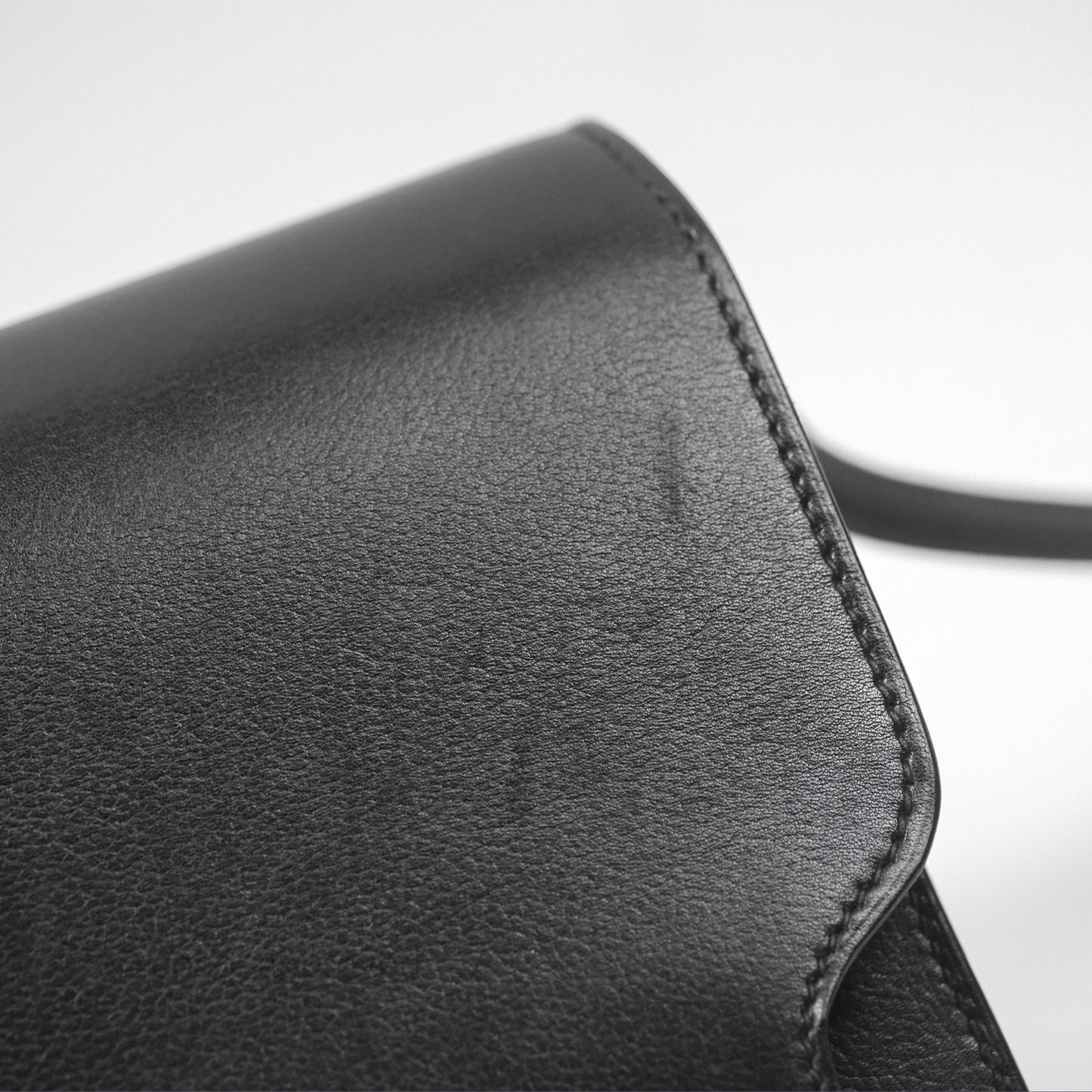 Hermès Roulis Mini 18 Noir 89 Veau Evergrain Gold Hardware