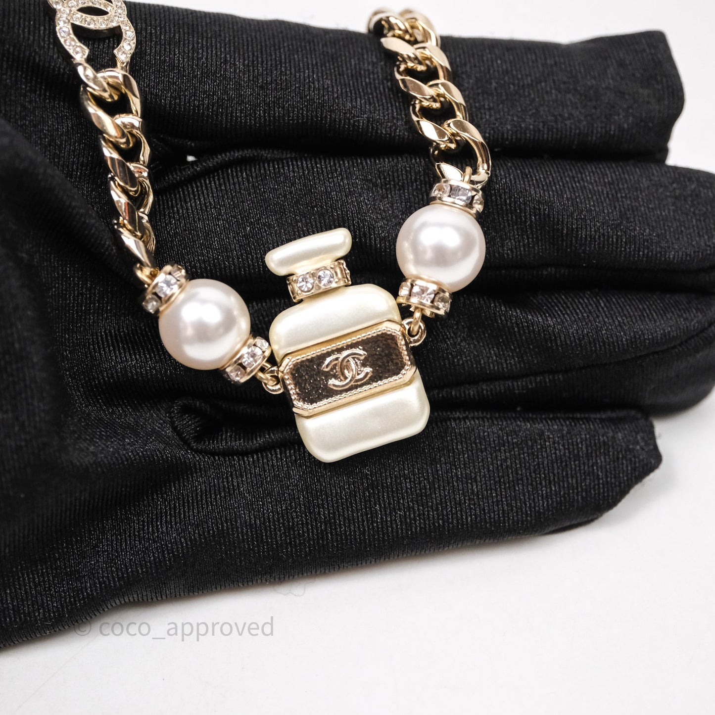 Chanel No5 Perfume Bottle Crystal Pearl Chain Choker Necklace Gold Tone 22S