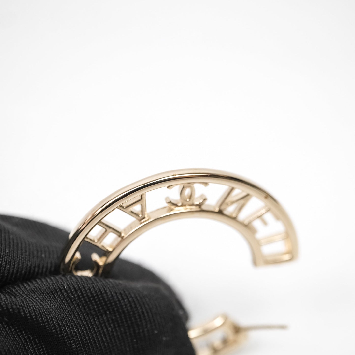 Chanel Crystal Pearl Bow-tiful CC Hoop Earrings Gold Tone 20B