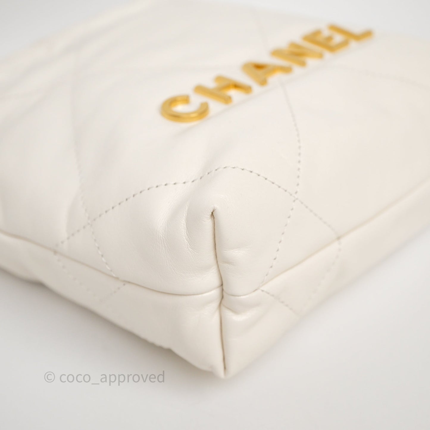 Chanel 22 Mini Bag White Calfskin Aged Gold Hardware