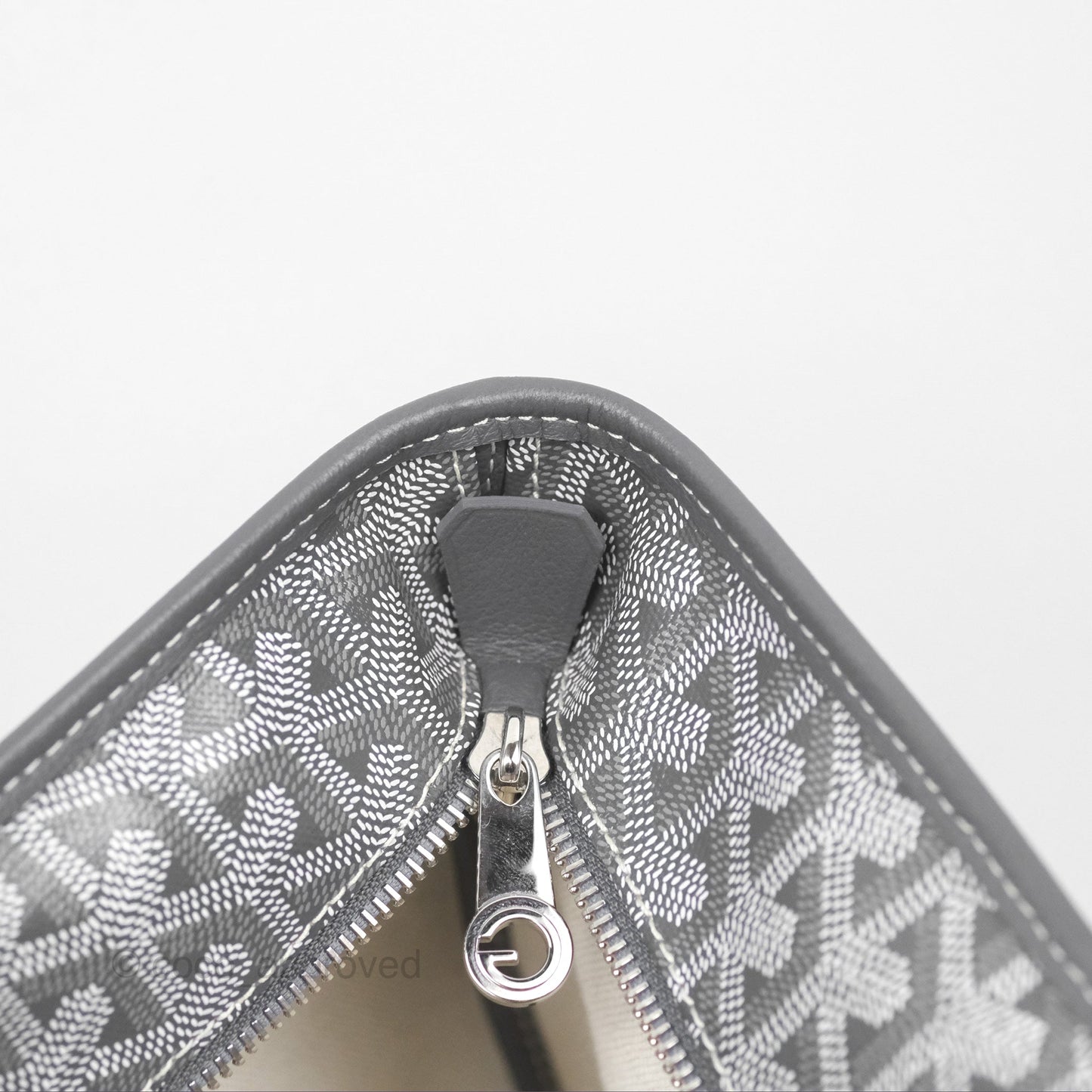 Goyard St Artois Tote MM ⁣⁣⁣⁣⁣⁣⁣⁣⁣⁣⁣⁣⁣⁣⁣⁣⁣⁣⁣⁣Grey Canvas