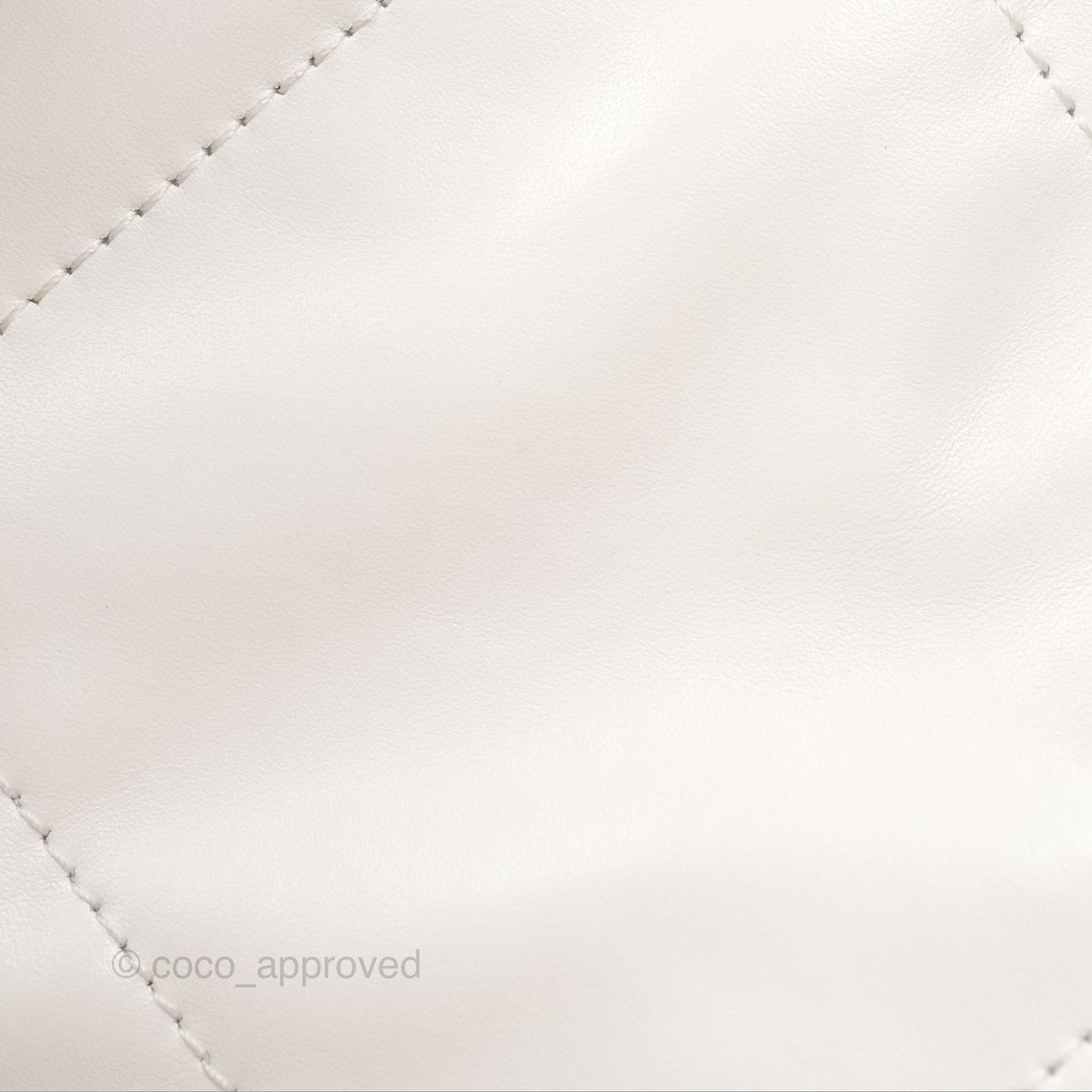 Chanel 22 Small White Shiny Calfskin Aged Gold Hardware