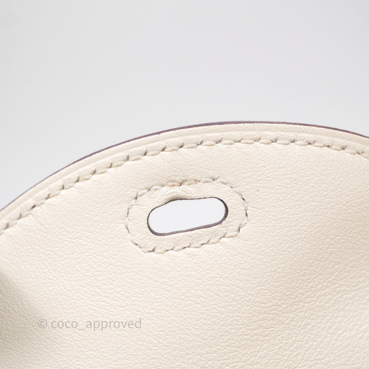 Hermès Mini Lindy 20 Nata I2 Swift Gold Hardware
