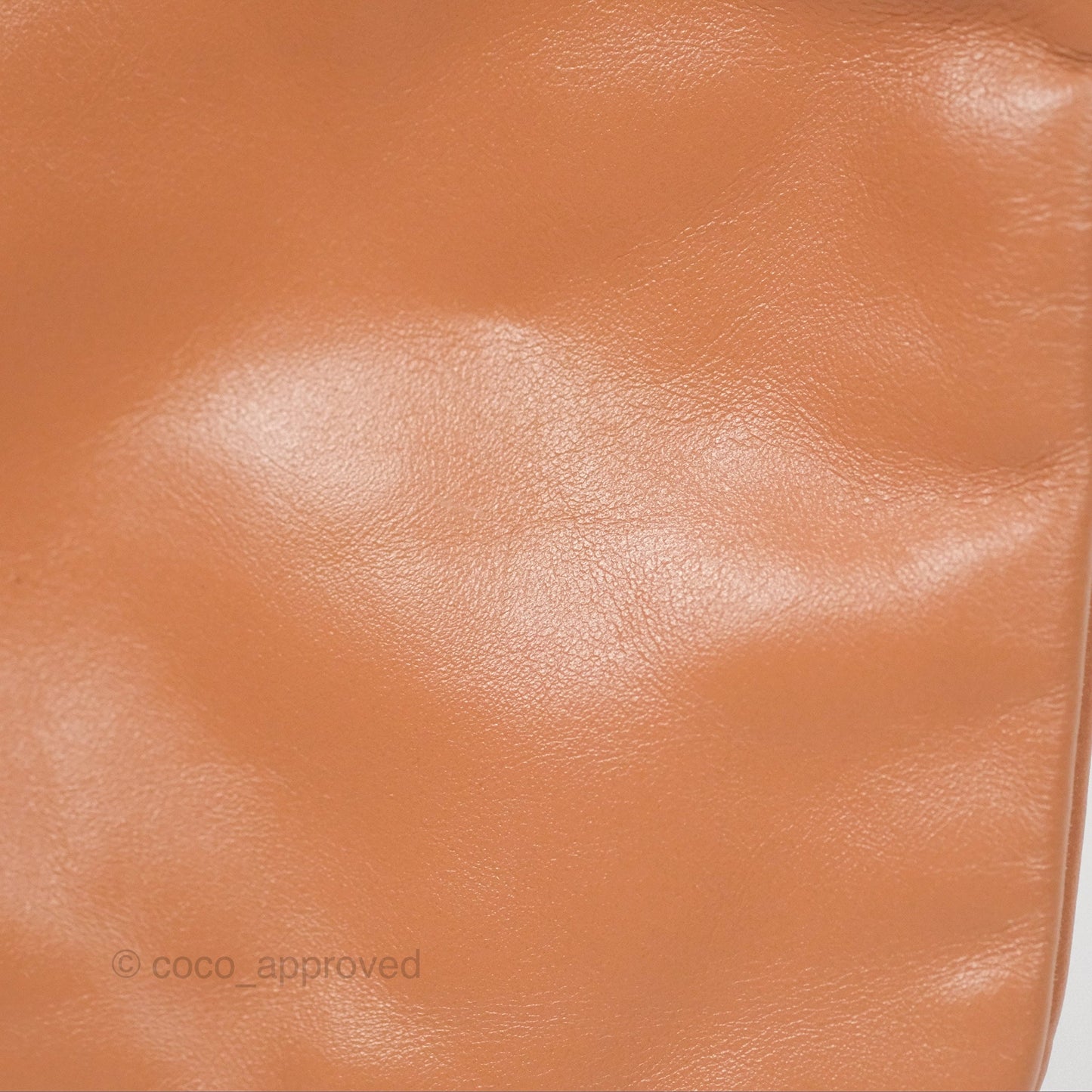 Chanel 22 Medium Caramel Beige Shiny Calfskin Aged Gold Hardware