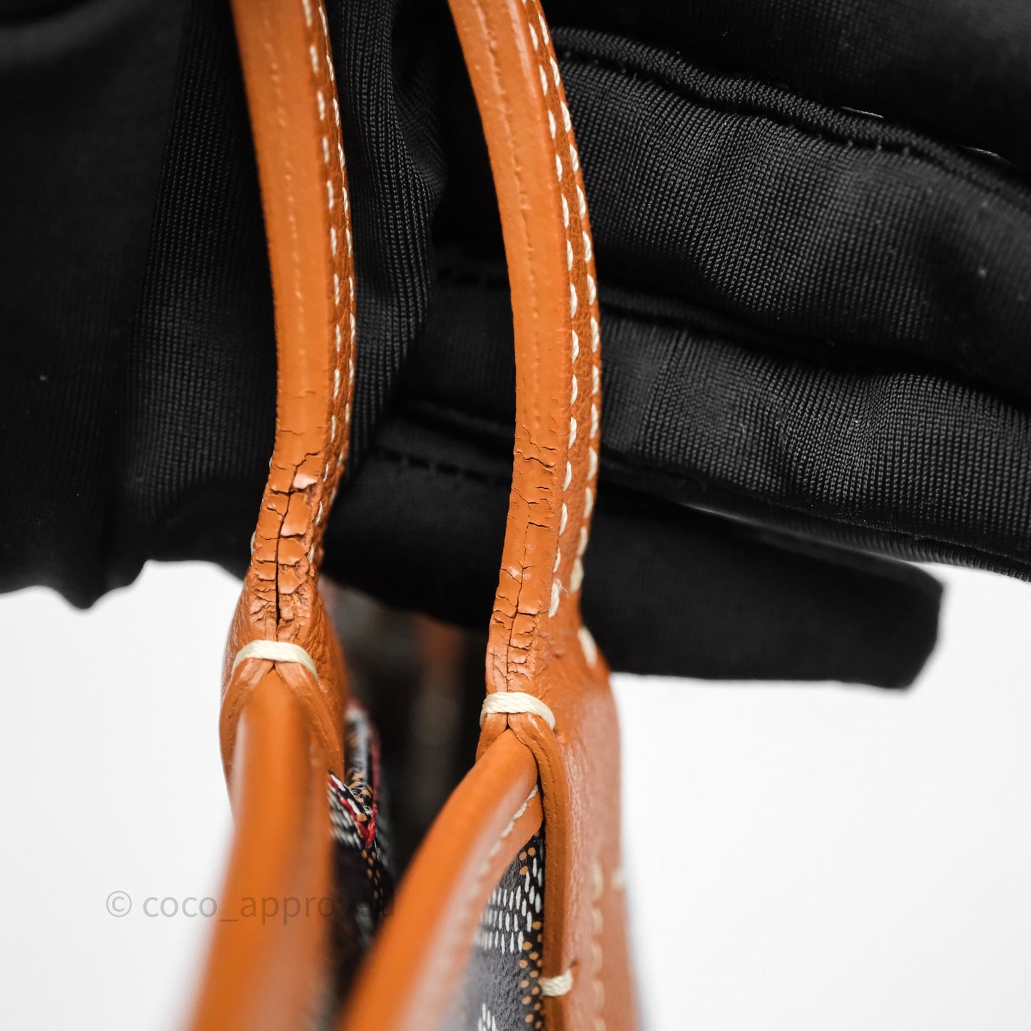 Goyard Artois Tote MM Goyardine Canvas⁣⁣⁣⁣⁣⁣⁣⁣⁣⁣⁣⁣⁣⁣⁣⁣⁣⁣⁣⁣ Tan/Black