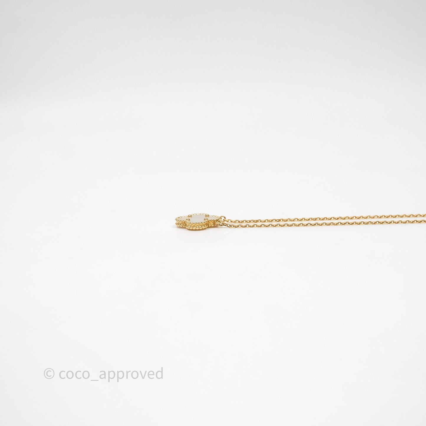 Van Cleef & Arpels Vintage Alhambra Pendant White Mother-of-pearl Necklace Yellow Gold