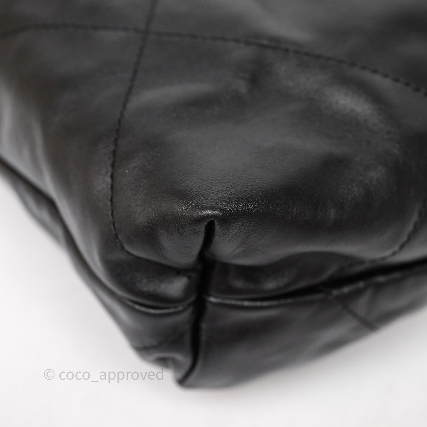 Chanel 22 Bag Medium Black Calfskin Aged Gold Hardware