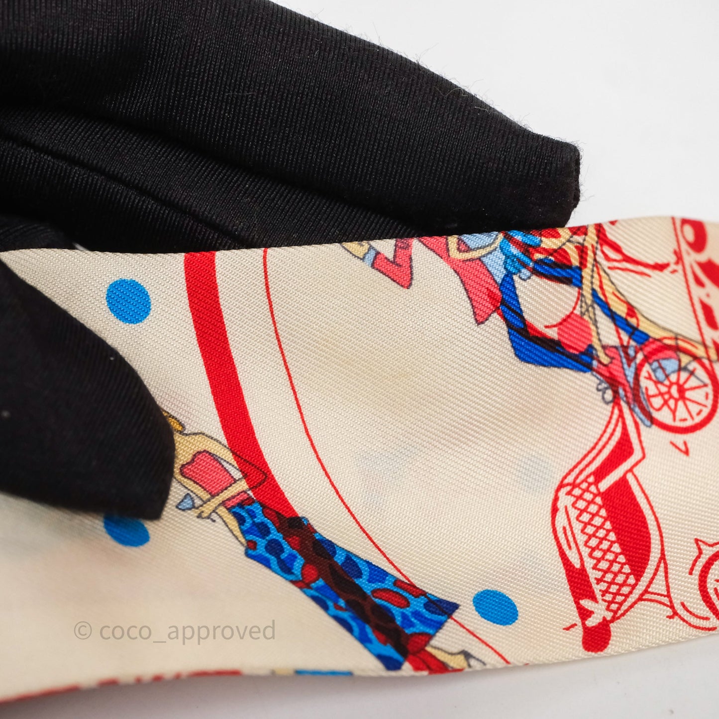 Hermès Ex-Libris Les Parisiennes Silk Twilly