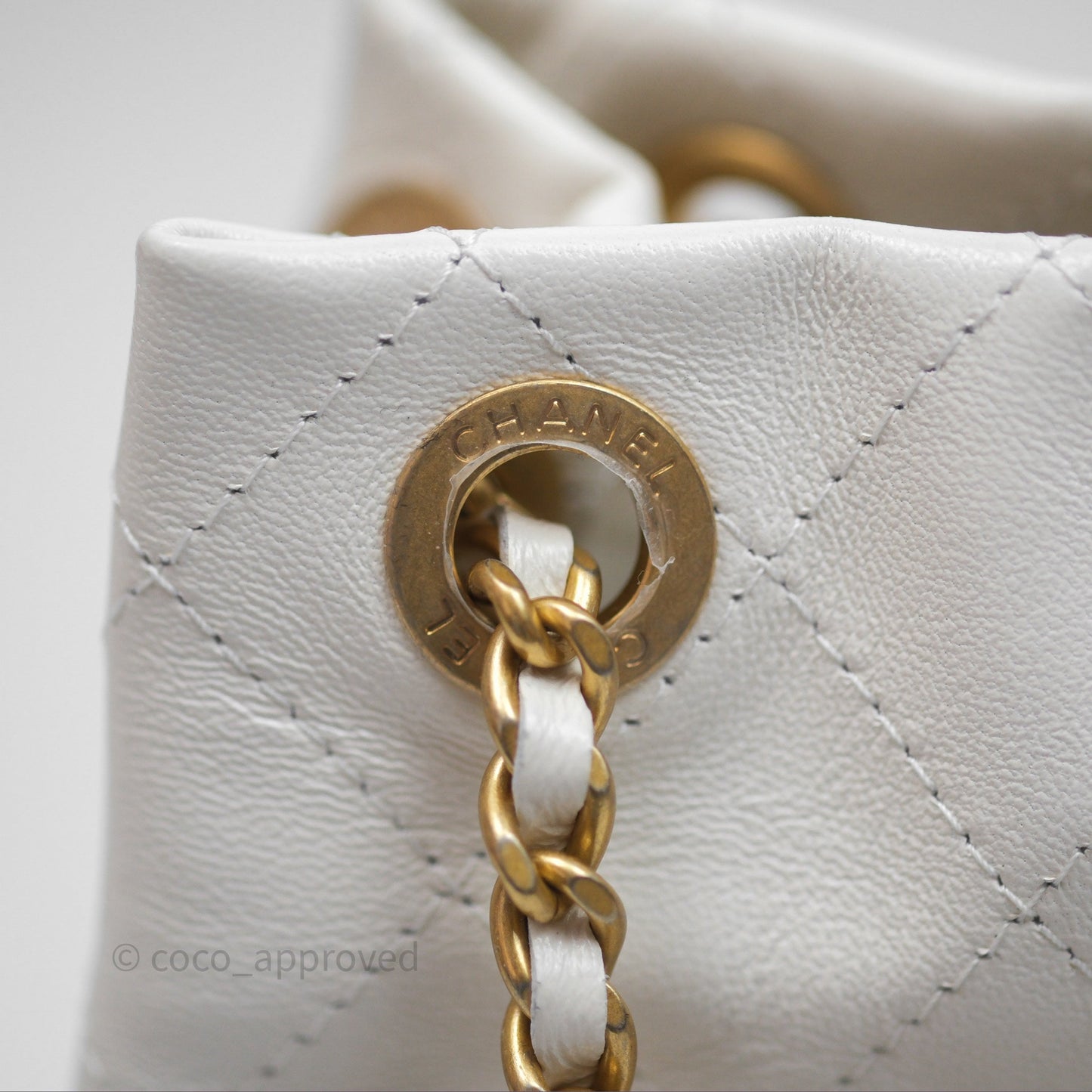 Chanel Mini Bucket Bag White Shiny Lambskin Aged Gold Hardware 25C
