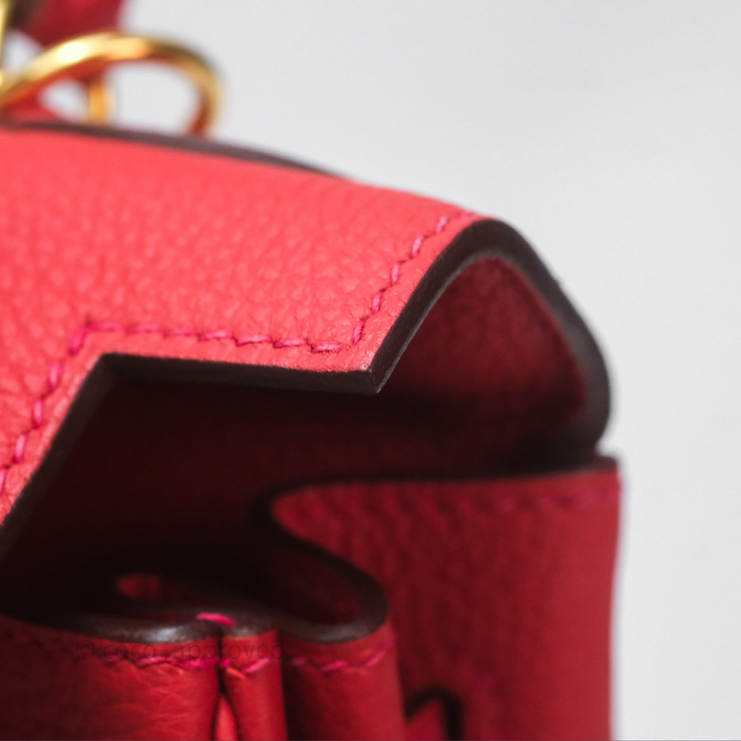 Hermès Kelly 28 Retourne Geranium D5 Togo Gold Hardware