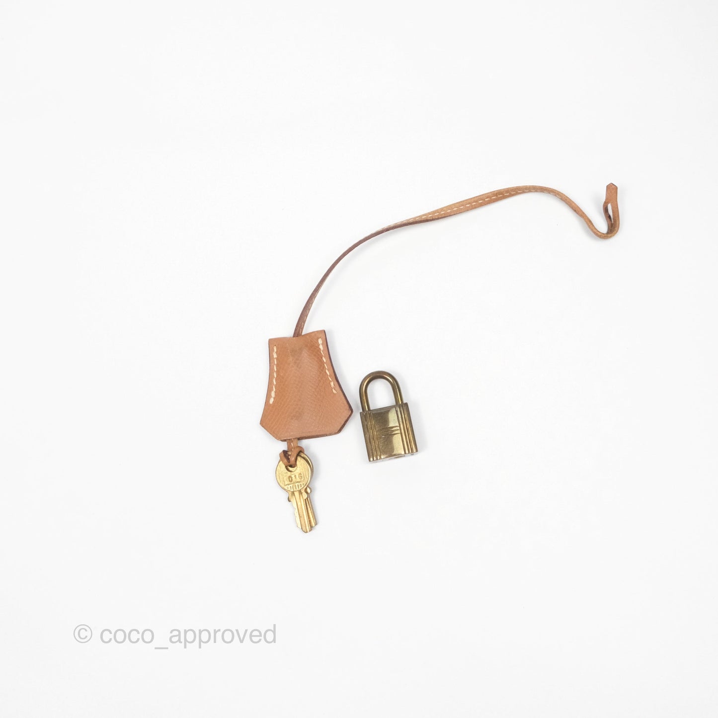 Hermes Vintage Kelly 32 Retourne Natural Gold Hardware