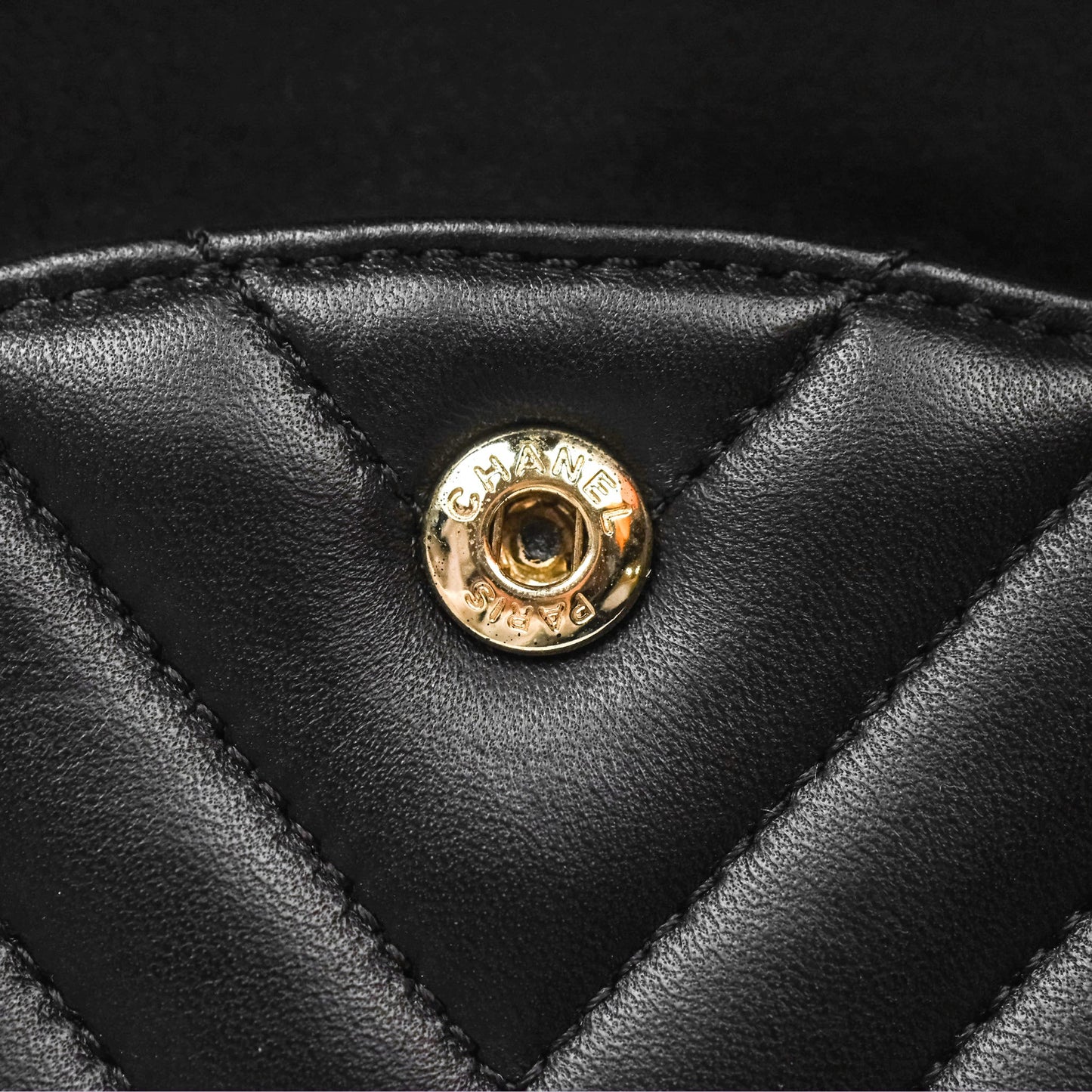 Chanel Classic M/L Medium Chevron Double Flap Black Lambskin Gold Hardware
