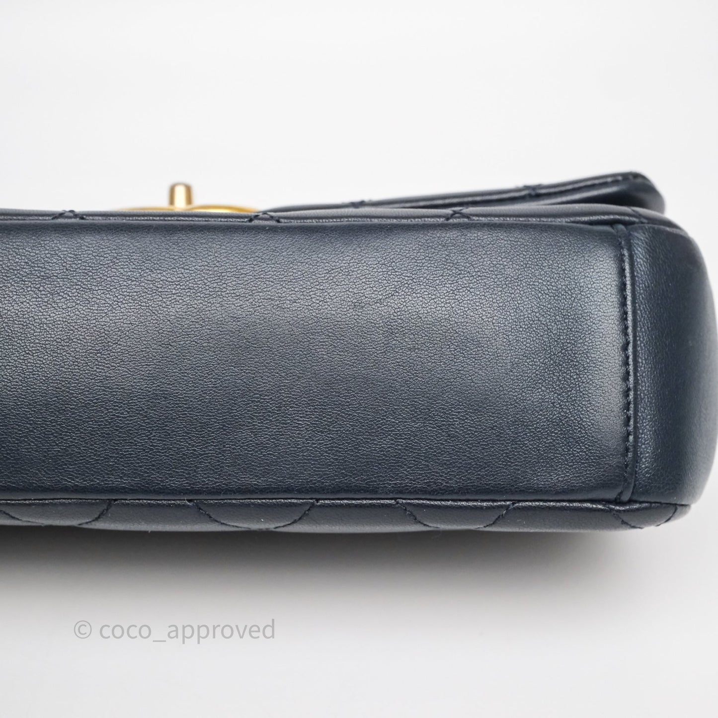 Chanel Quilted Entwined Chain Bag Navy Lambskin Aged Gold Hardware 21P