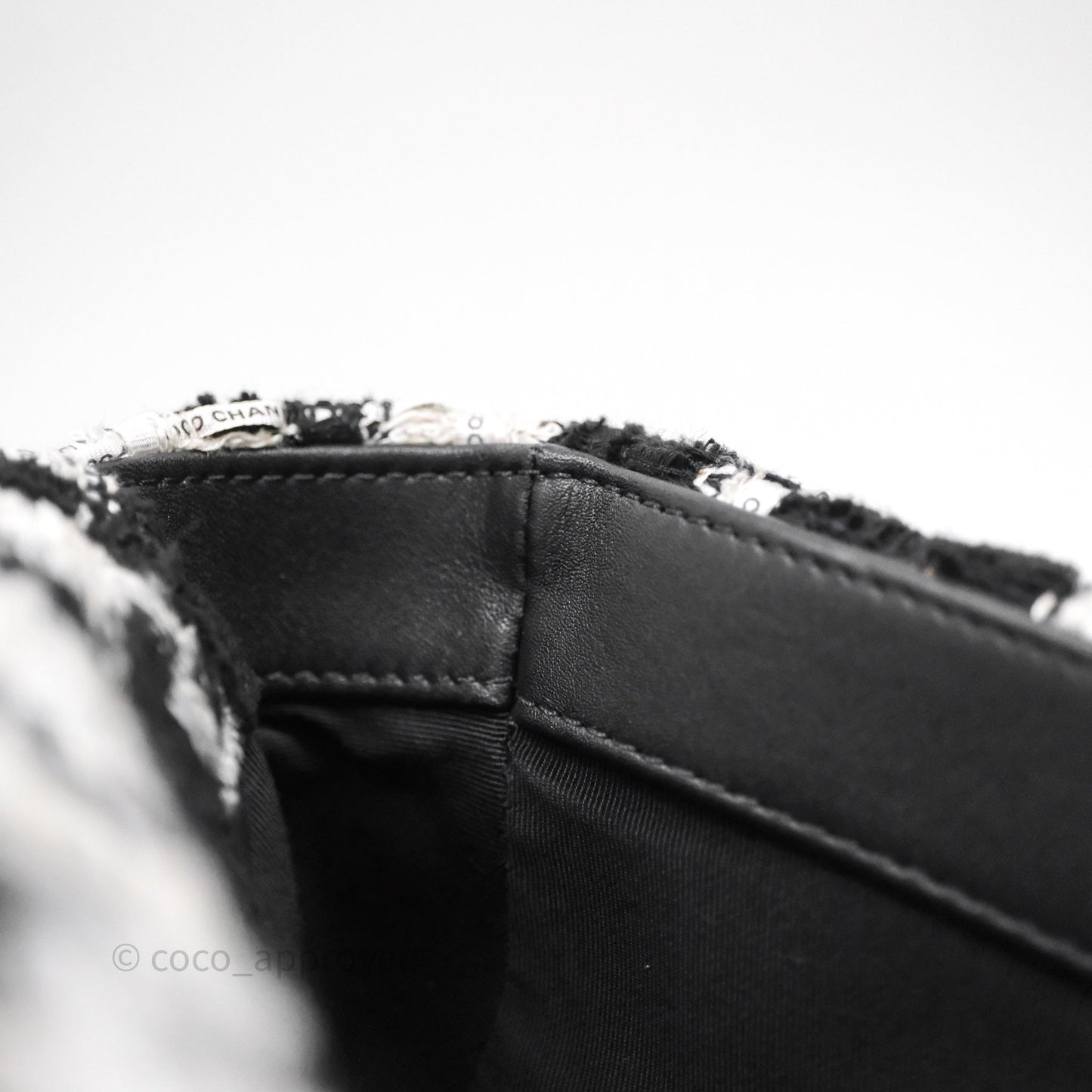 Chanel 19 Small Tweed Houndstooth Black & White Mixed Hardware