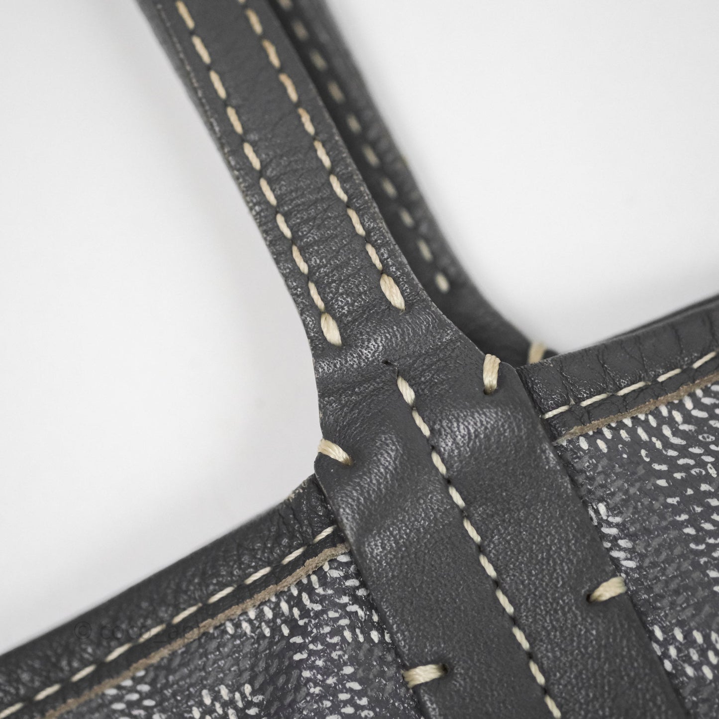 Goyard St Louis Tote PM ⁣⁣⁣⁣⁣⁣⁣⁣⁣⁣⁣⁣⁣⁣⁣⁣⁣⁣⁣⁣Grey