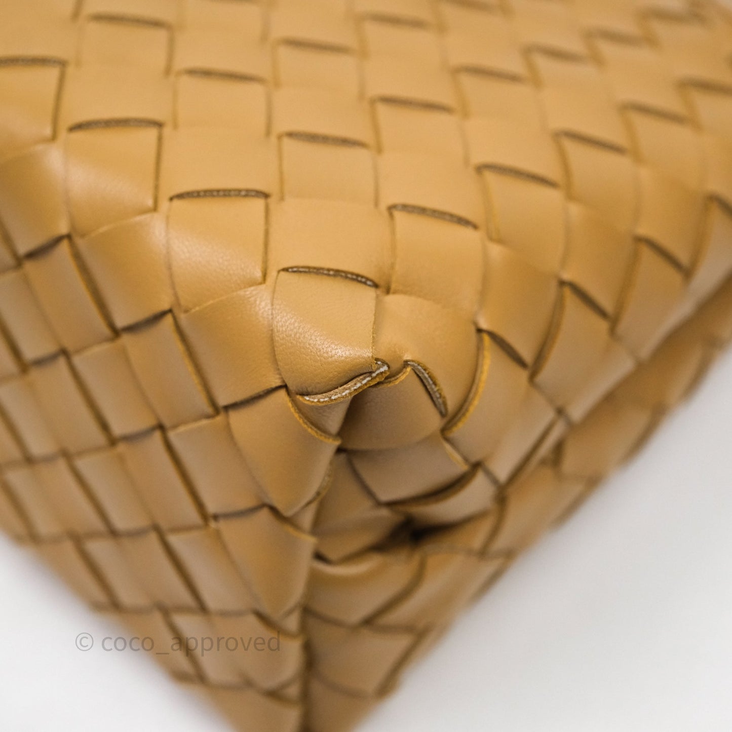 Bottega Veneta Small Andiamo Bag Dark Praline Intrecciato Lambskin