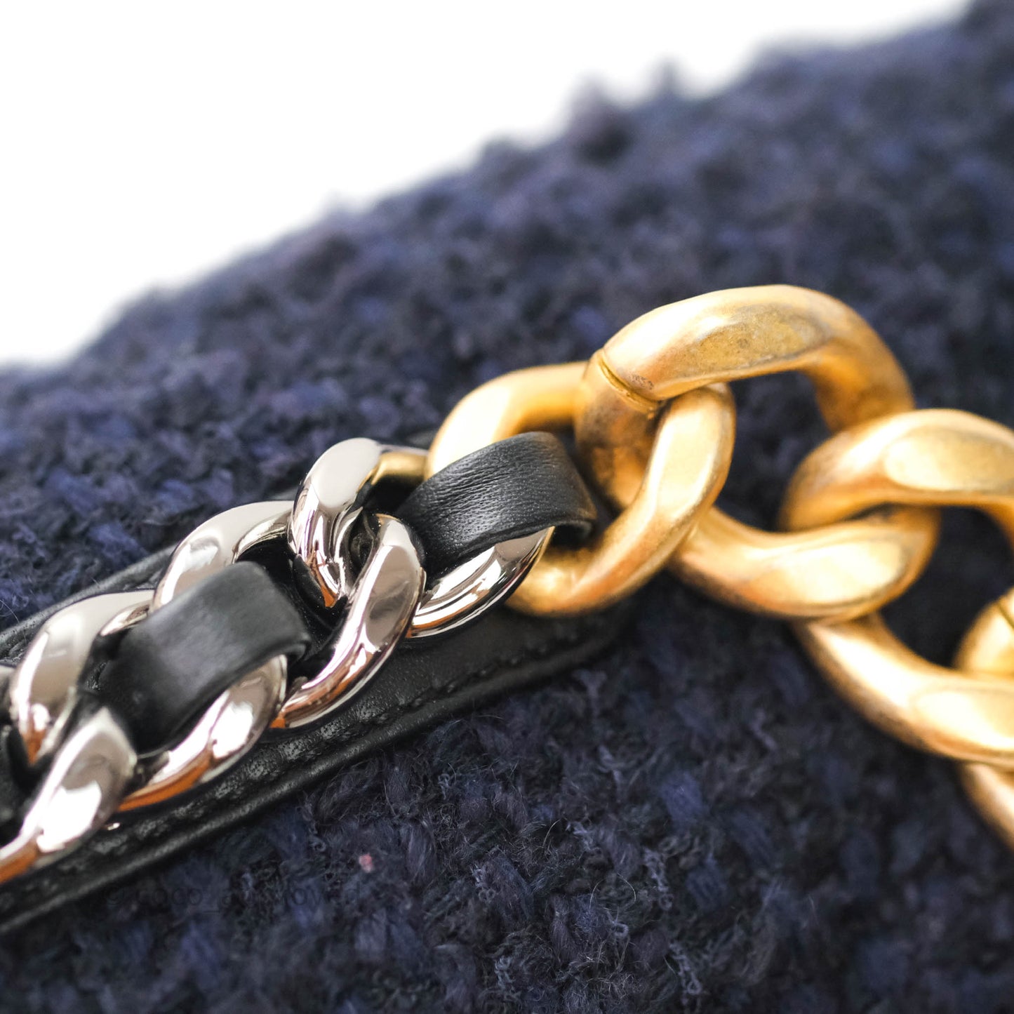 Chanel 19 Medium Tweed Navy Mixed Hardware