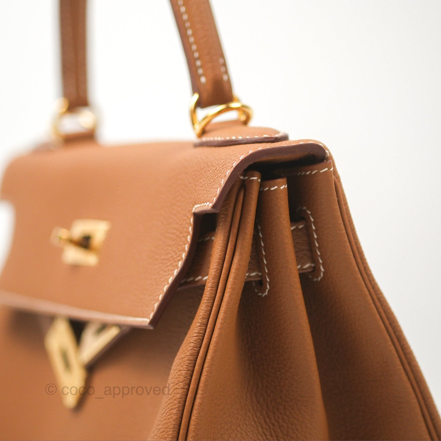 Hermès Retourne Kelly 28 Gold Togo Gold Hardware