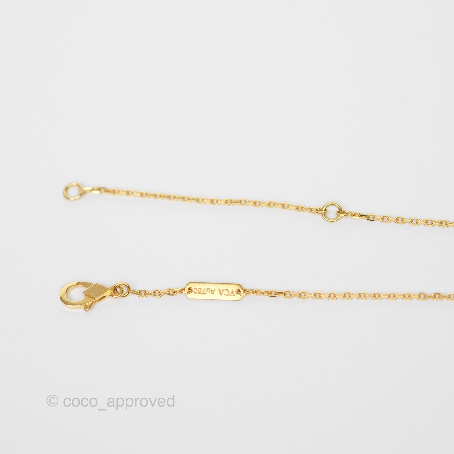 Van Cleef & Arpels Vintage Alhambra Pendant Tiger's Eye Yellow Gold