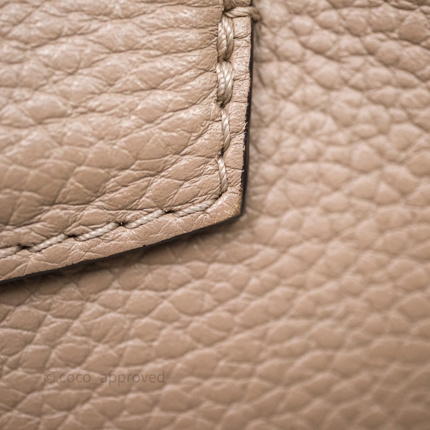 Louis Vuitton Taurillon Capucines BB Galet