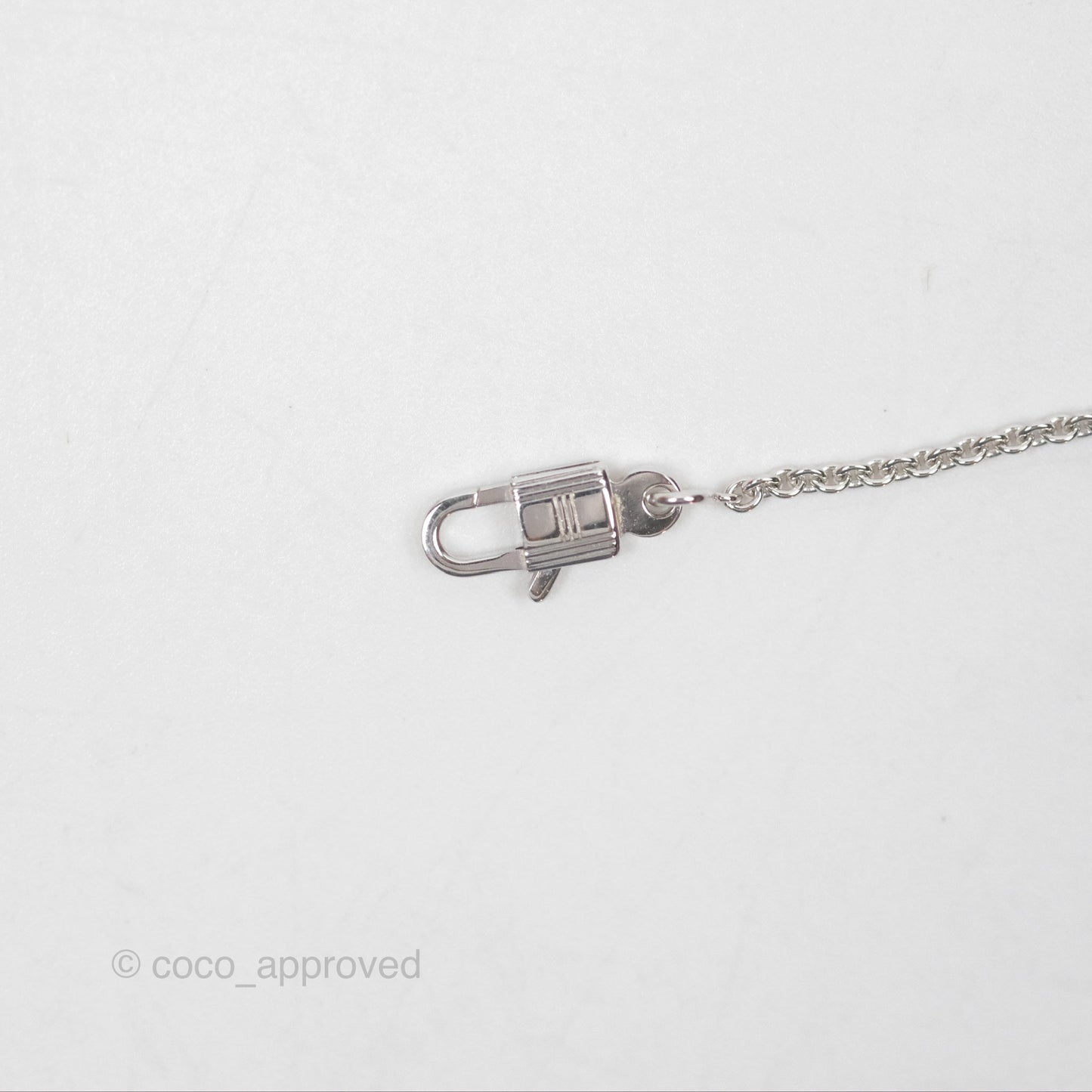 Hermès Kelly Amulettes Diamonds Pendant Necklace White Gold