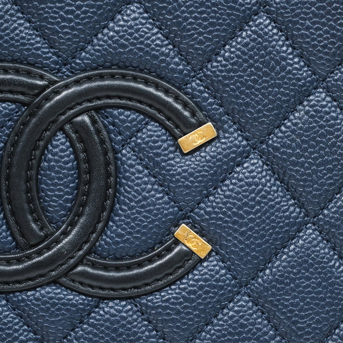 Chanel Quilted Medium CC Filigree Vanity Case Dark Navy Caviar Gold Hardware