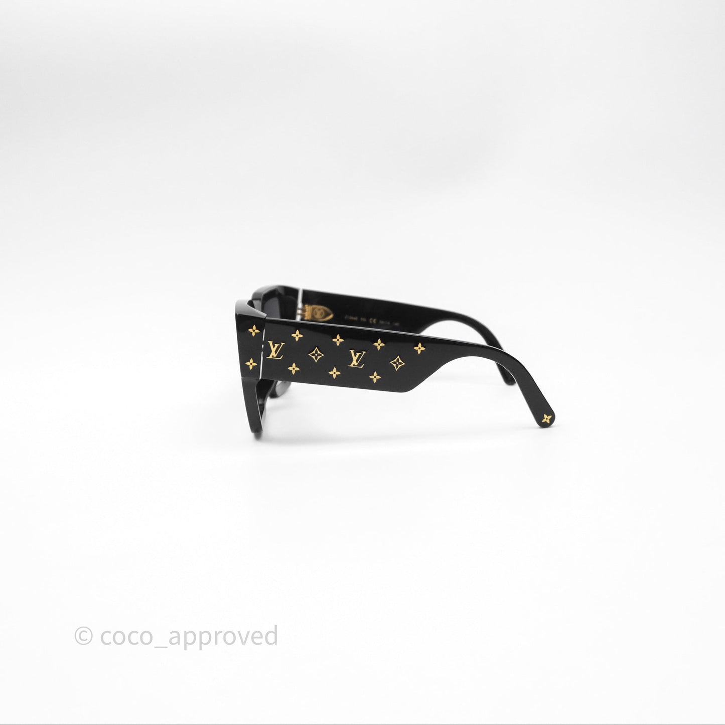 Louis Vuitton Rendez-Vous Square Sunglasses Black