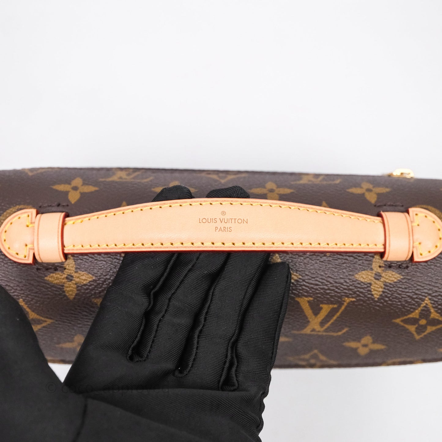 Louis Vuitton Pochette Métis East West Monogram Canvas