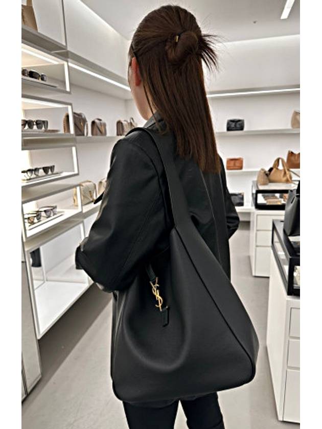 Luxury Saint Laurent Bea Grained Leather Tote Bag Black