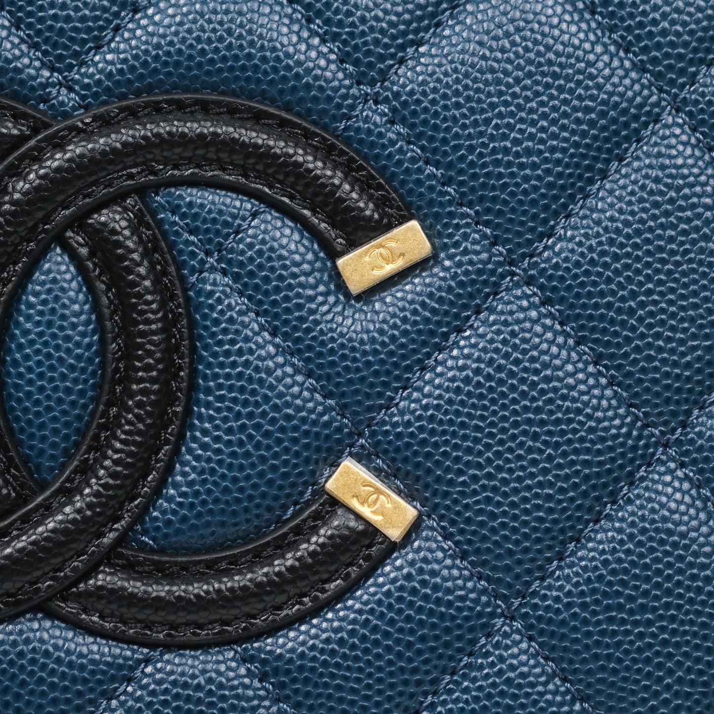 Chanel Quilted Medium CC Filigree Vanity Case Navy Black Caviar Aged Gold Hardware