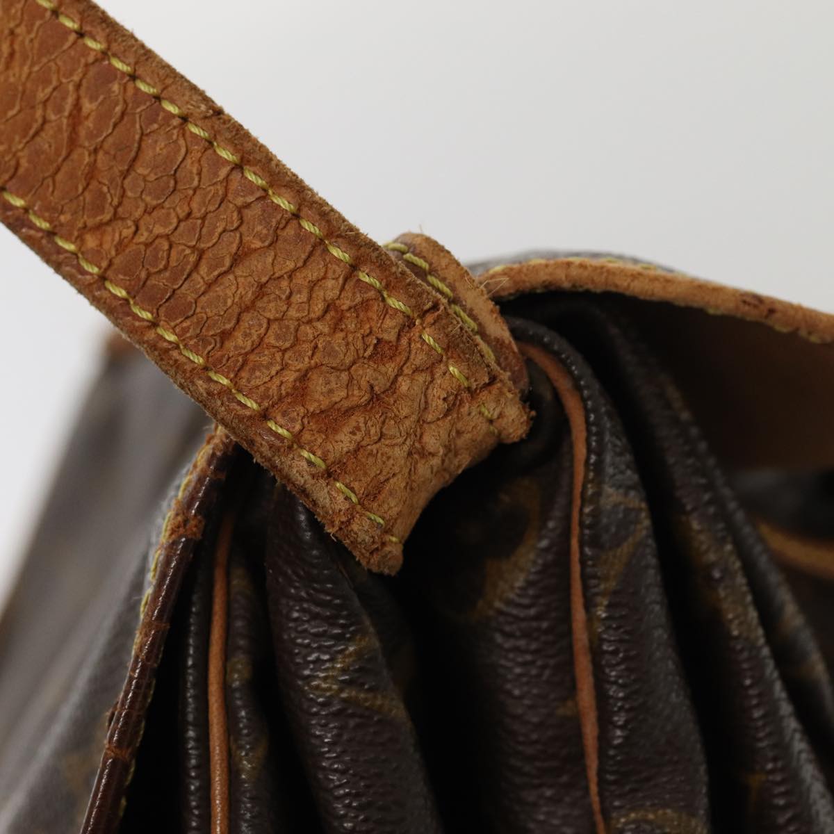 LOUIS VUITTON Monogram Saumur 35 Shoulder Bag M42254 LV 81311