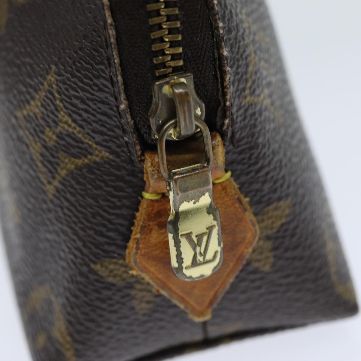 LOUIS VUITTON Monogram Pochette Cosmetic PM Cosmetic Pouch M47515 LV 81496