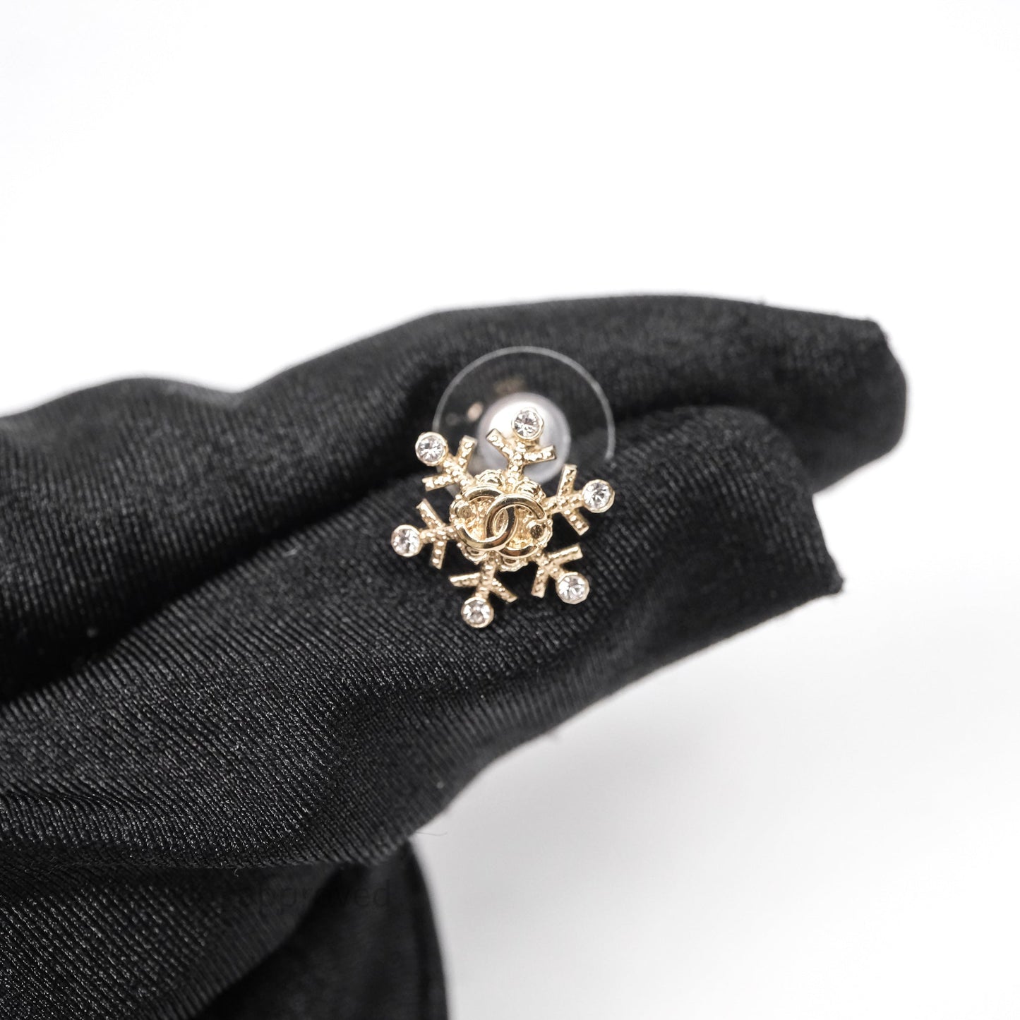 Chanel Crystals Snowflake CC Earrings Gold Tone 19B