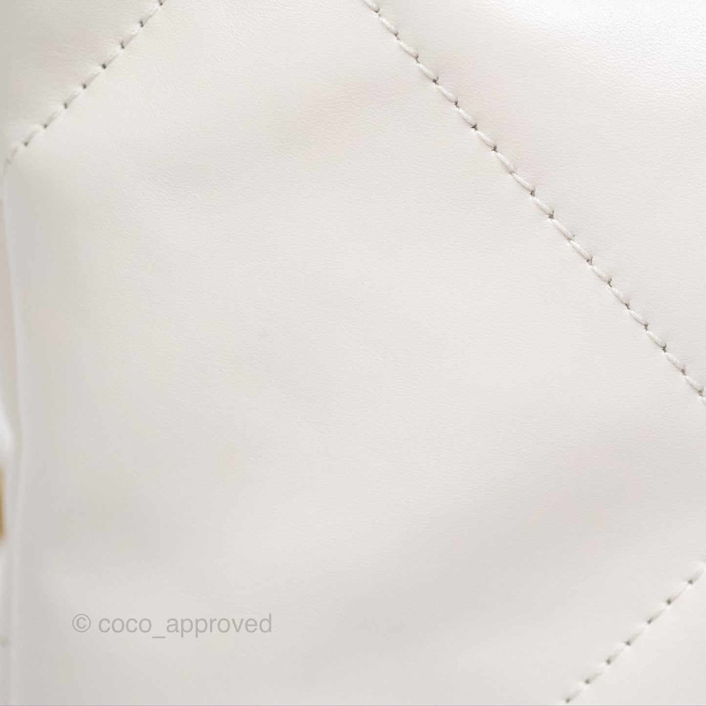 Chanel 22 Small White Shiny Calfskin Aged Gold Hardware
