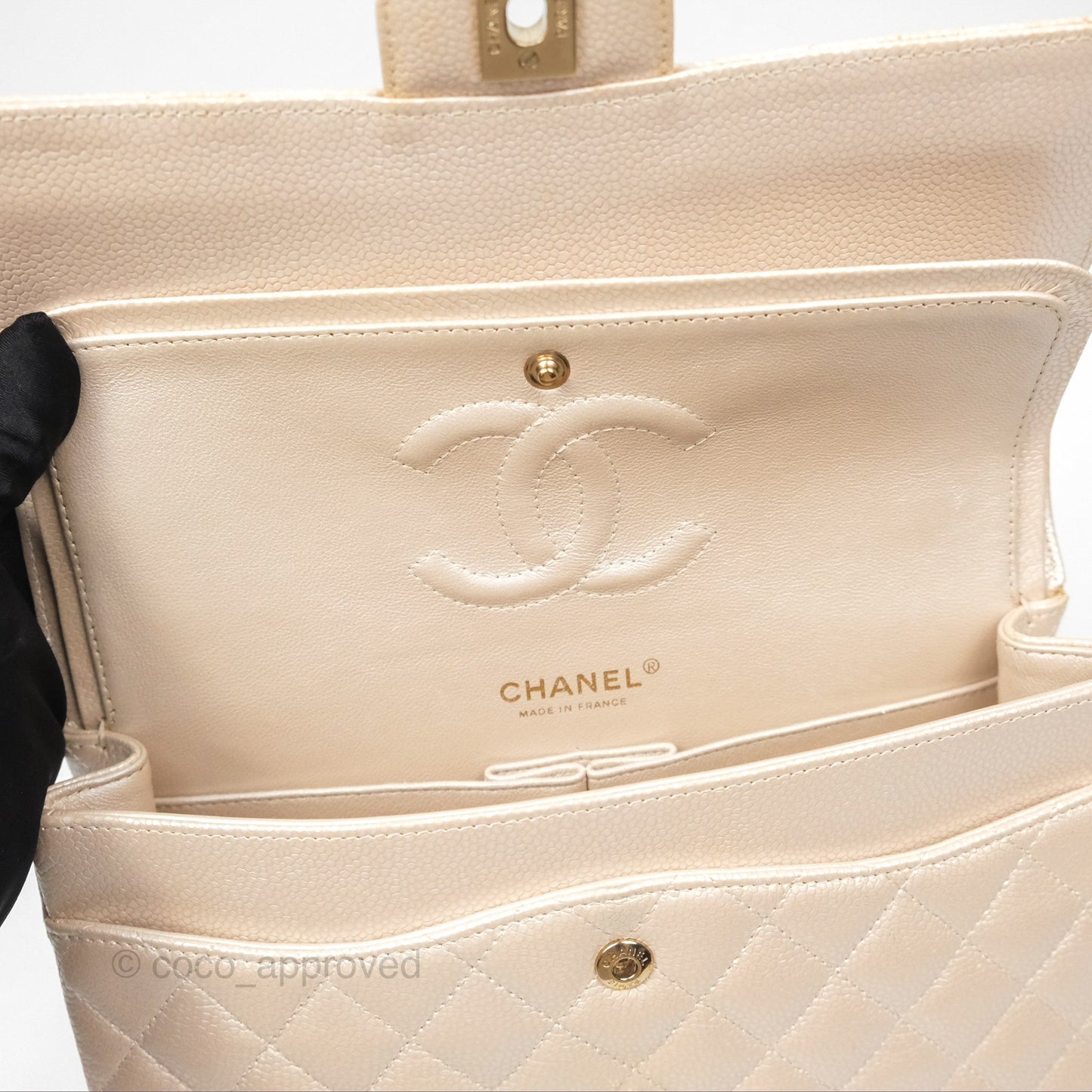 Chanel Classic M/L Medium Double Flap Iridescent Pearly Caviar Aged Gold Hardware⁣⁣