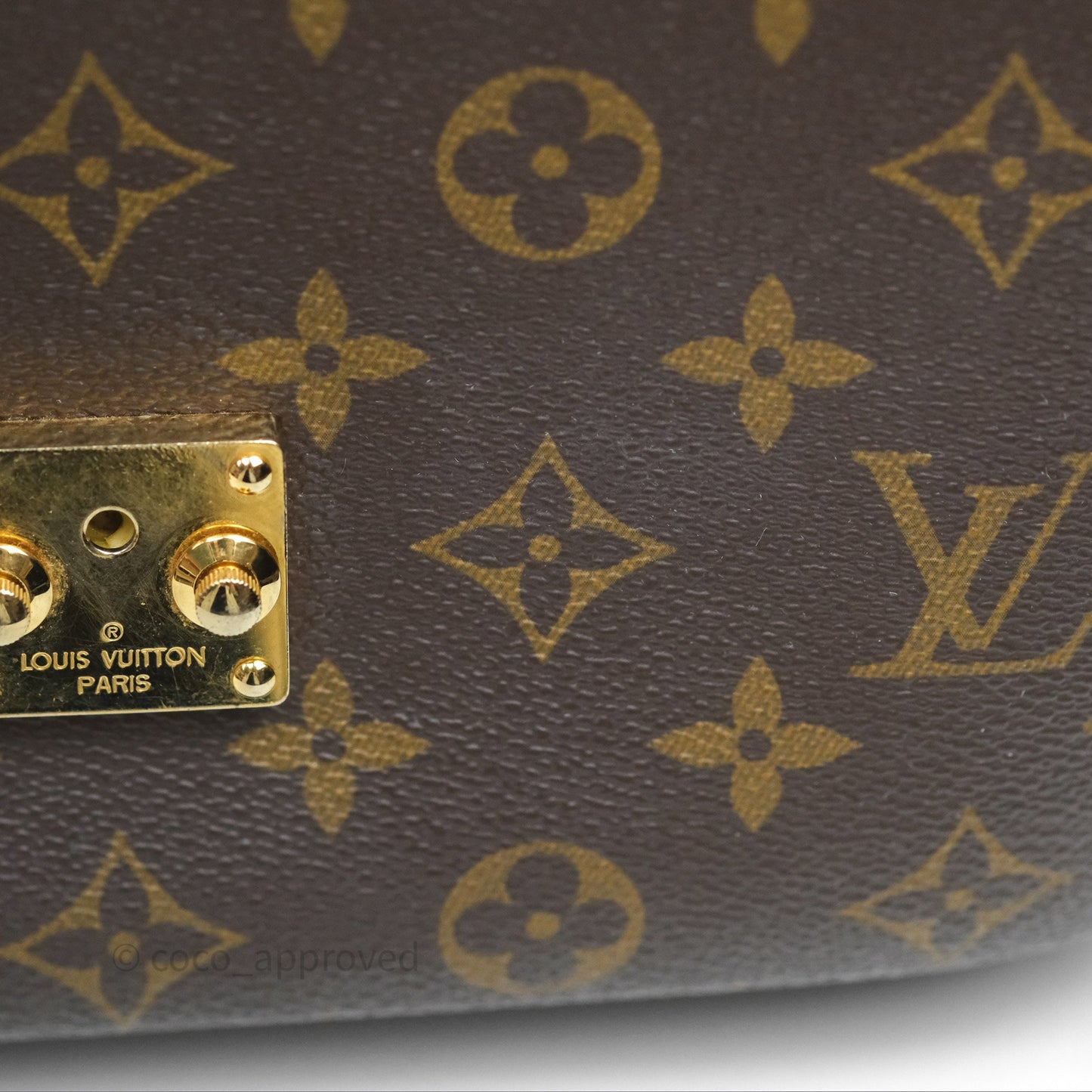 Louis Vuitton Pochette Metis Monogram Canvas
