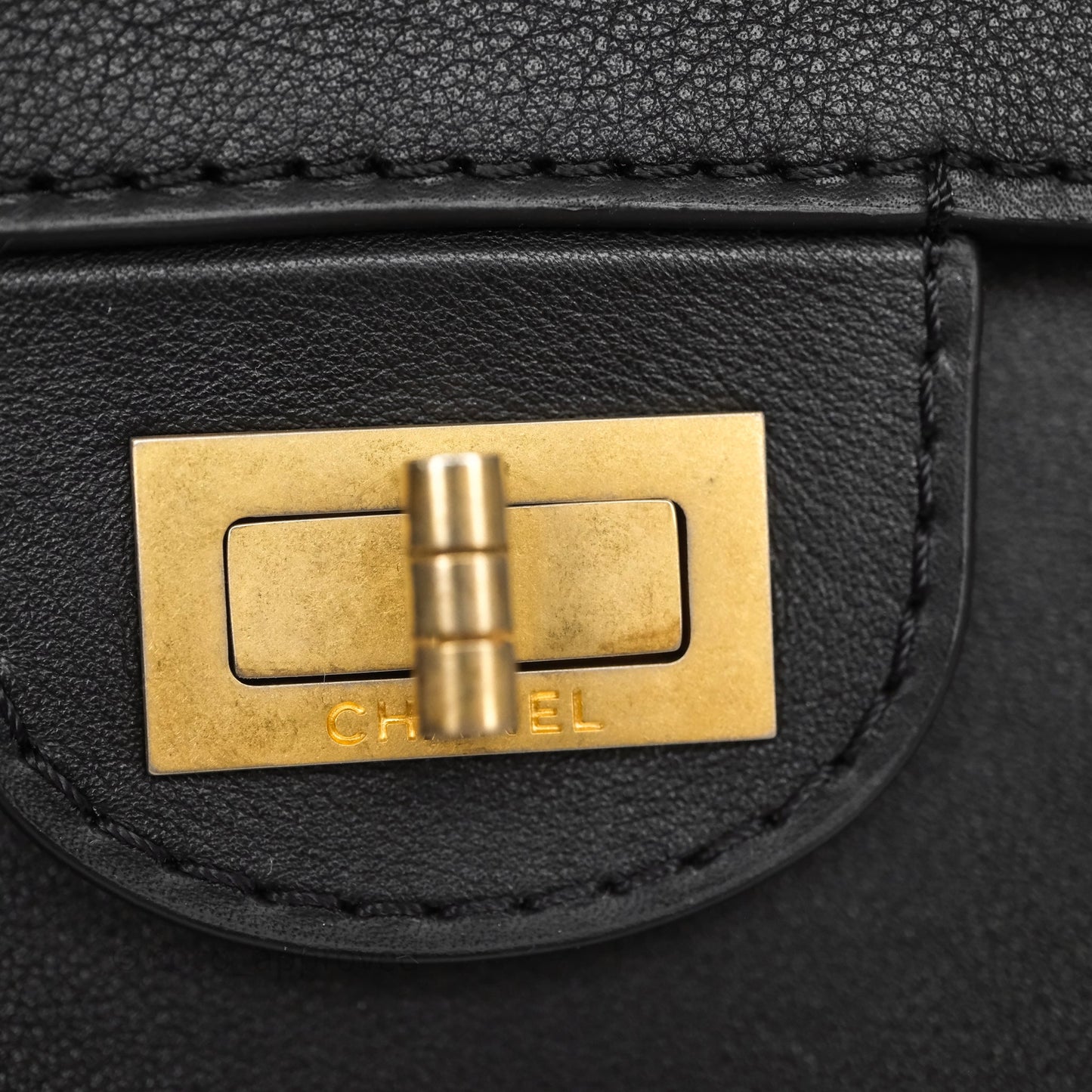 Chanel Paris-Hamburg Charm Nude Reissue 2.55 Medallion Flap 226 Black Calfskin