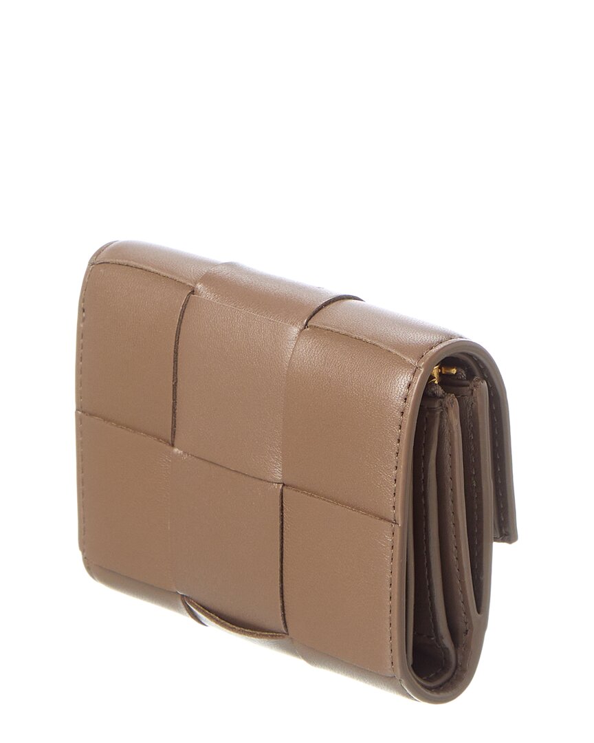 Luxury Bottega Veneta Cassette Maxi Intrecciato Leather Card Case