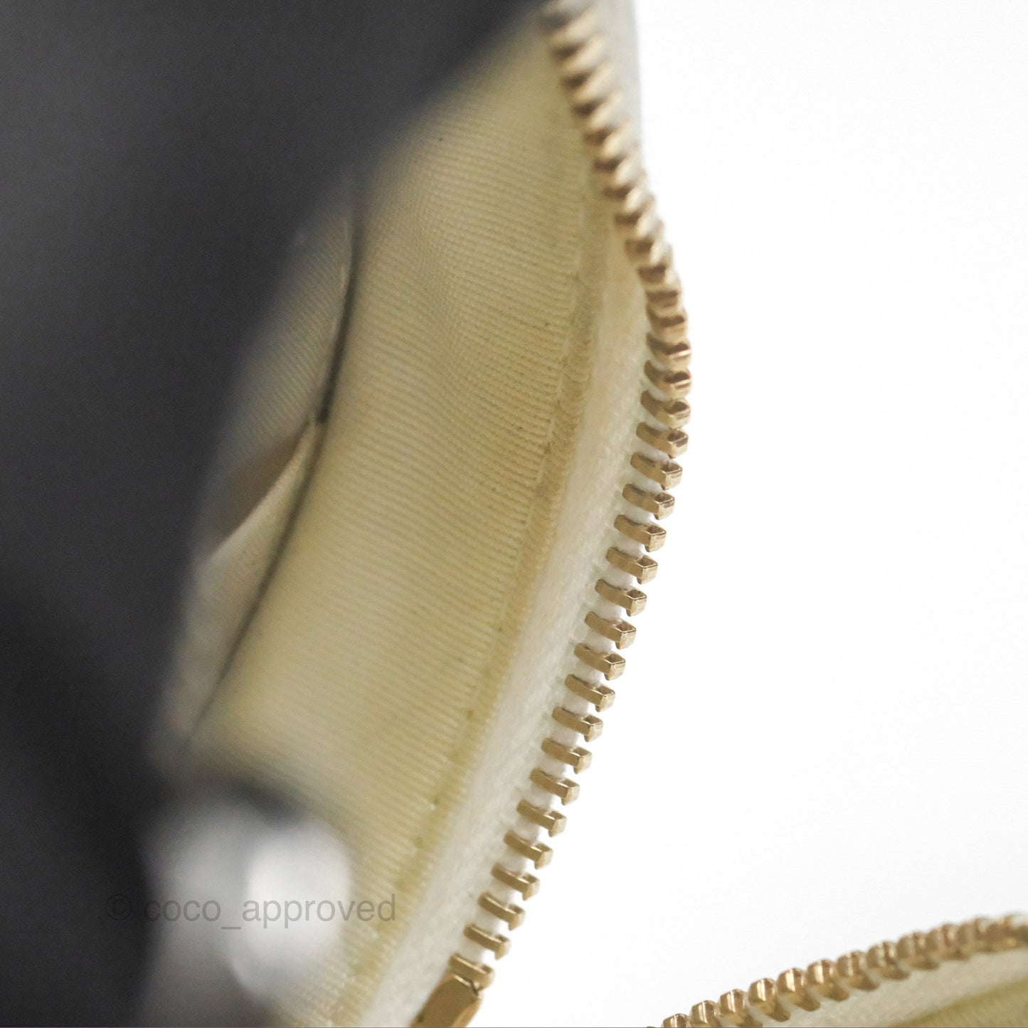 Chanel 19 Round Clutch With Chain White Glazed Calfskin Mixed Hardware