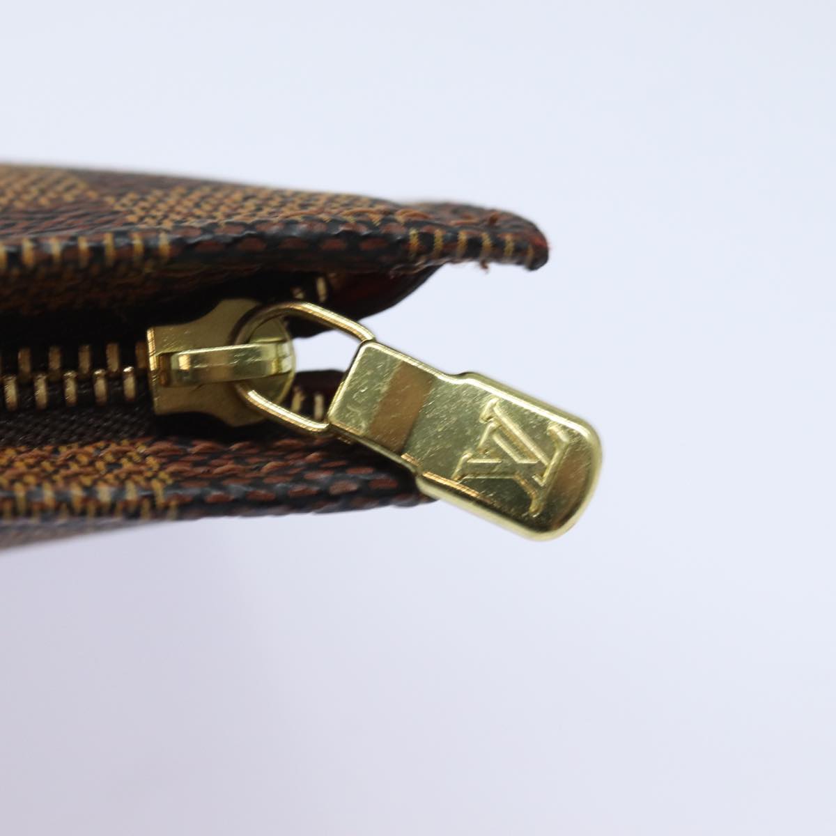 LOUIS VUITTON Damier Ebene Marais Pouch LV 82348