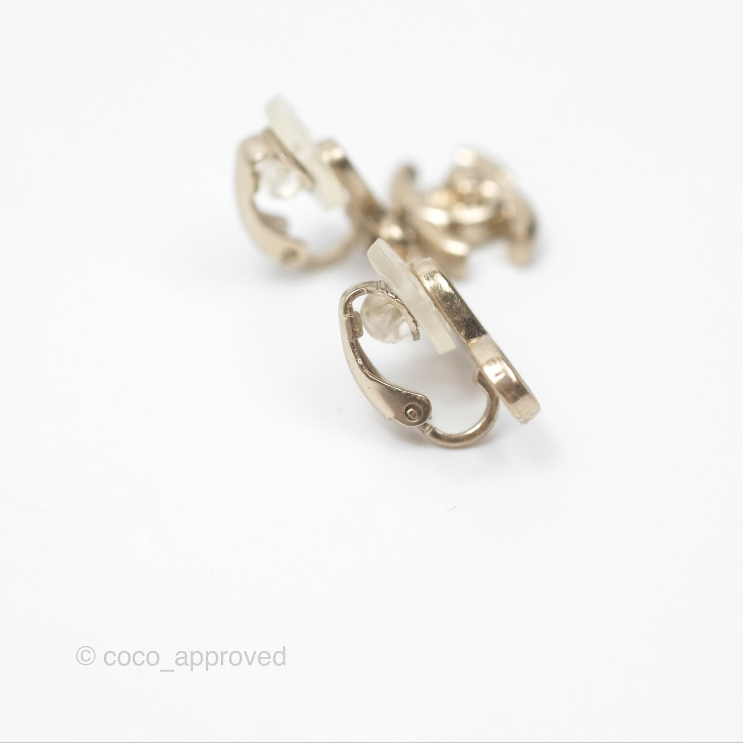 Chanel Logo CC Turnlock Ear Clips Gold Tone 21P