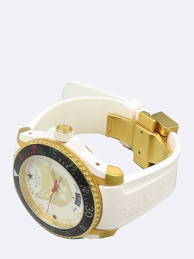Luxury Gucci Trending 2025 Luxury Gucci Trending 2025 YA136322 Dive Gold Plated Cat Dial Rubber Band Quartz Watch