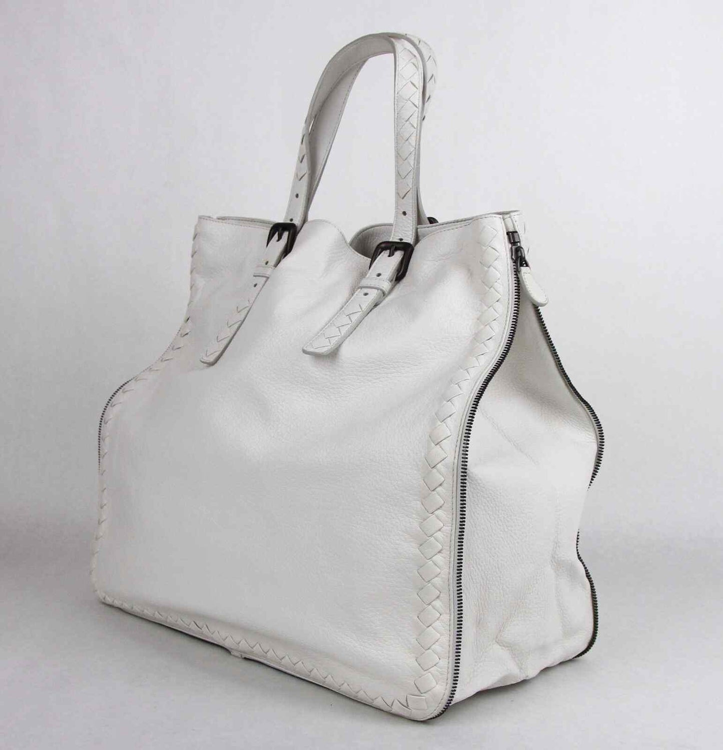 Luxury Bottega Veneta  Leather Zip Around Tote Bag Woven Detail